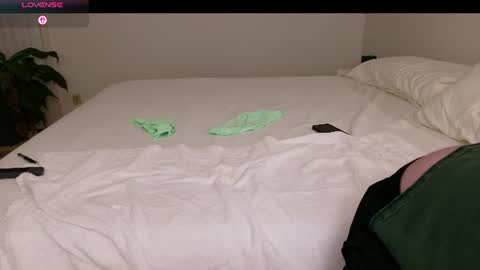 Violet online show from June 17, 4:04 am