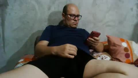 Snapshot of sexboy0910 chatting on March 9, 5:00 am Steven Rey online show from March 9, 5:00 am