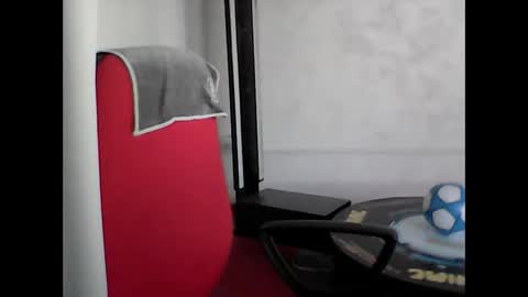 Snapshot of sexcoppia_24 chatting on April 28, 8:52 am sexcoppia_24 online show from April 28, 8:52 am