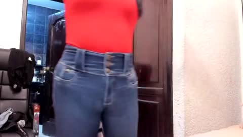 Snapshot of sexefantasia chatting on July 7, 10:47 pm HEY GUYS KEVIAM I MY NEW TWITTER IS anitalautter26 imstagran anitalautter26 officialOFanitalautter online show from July 7, 10:47 pm