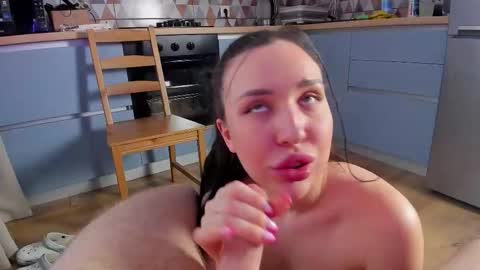 Snapshot of sexiest_couple_ever69 chatting on February 24, 5:38 am DanielMary online show from February 24, 5:38 am