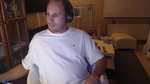 Snapshot of sexlobo1 chatting on October 30, 5:24 pm Sexlobo online show from October 30, 5:24 pm