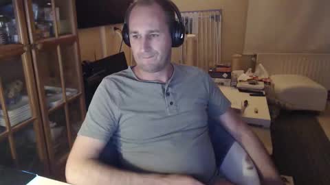 Snapshot of sexlobo1 chatting on November 2, 12:24 am Sexlobo online show from November 2, 12:24 am