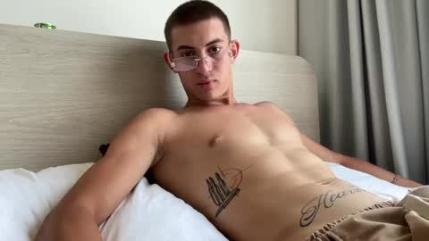 Snapshot of sexninjaboy_ chatting on April 4, 5:16 am Jace online show from April 4, 5:16 am