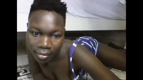 Snapshot of sexqueen02 chatting on February 17, 12:48 pm sexqueen02 online show from February 17, 12:48 pm