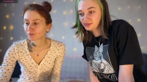 Snapshot of sextownsix chatting on March 22, 4:32 pm NIKKI KATE LIZA AND BOYS online show from March 22, 4:32 pm