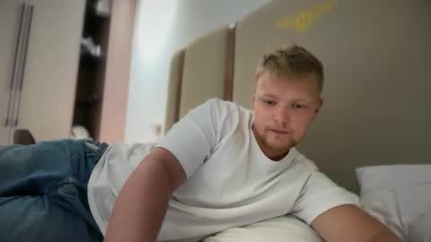 Snapshot of sexual_sbotage chatting on February 15, 5:31 pm Max Leman online show from February 15, 5:31 pm