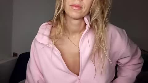 Verona online show from April 2, 3:37 am