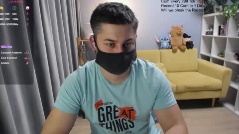 Snapshot of sexxxdickbig chatting on April 18, 8:53 pm Tommy online show from April 18, 8:53 pm