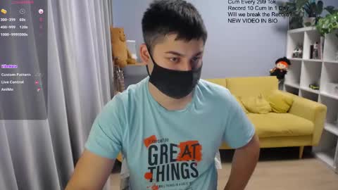 Snapshot of sexxxdickbig chatting on April 26, 7:39 am Tommy online show from April 26, 7:39 am