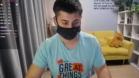 Snapshot of sexxxdickbig chatting on April 26, 8:28 pm Tommy online show from April 26, 8:28 pm