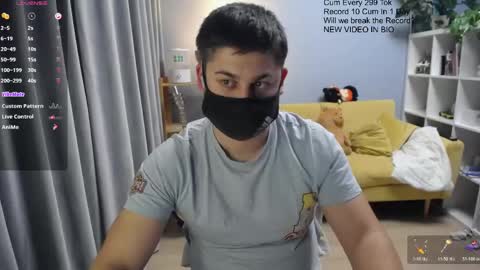 Snapshot of sexxxdickbig chatting on April 30, 8:26 pm Tommy online show from April 30, 8:26 pm