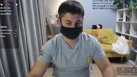 Snapshot of sexxxdickbig chatting on April 30, 8:57 pm Tommy online show from April 30, 8:57 pm