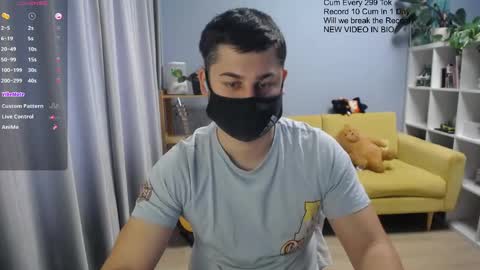 Snapshot of sexxxdickbig chatting on May 2, 7:24 am Tommy online show from May 2, 7:24 am