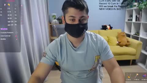 Snapshot of sexxxdickbig chatting on May 3, 7:58 am Tommy online show from May 3, 7:58 am