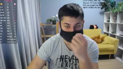 Snapshot of sexxxdickbig chatting on May 8, 9:14 am Tommy online show from May 8, 9:14 am