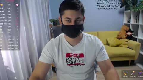 Snapshot of sexxxdickbig chatting on May 10, 7:02 am Tommy online show from May 10, 7:02 am