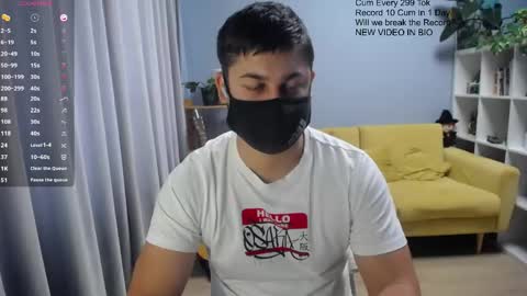 Snapshot of sexxxdickbig chatting on May 12, 8:00 am Tommy online show from May 12, 8:00 am