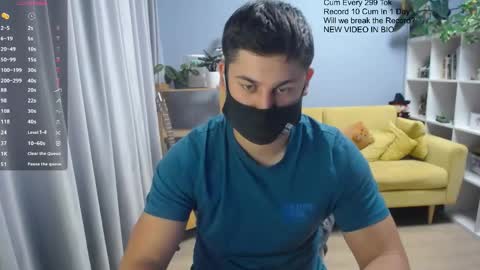 Snapshot of sexxxdickbig chatting on May 16, 10:36 am Tommy online show from May 16, 10:36 am