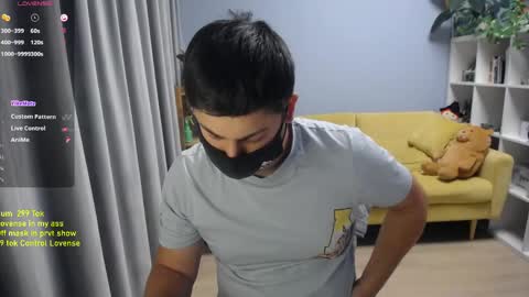 Snapshot of sexxxdickbig chatting on May 28, 7:22 pm Tommy online show from May 28, 7:22 pm