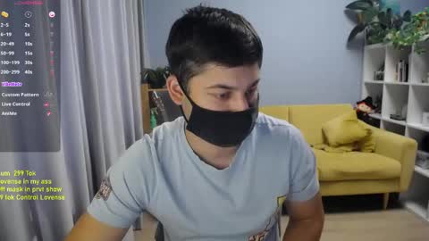 Snapshot of sexxxdickbig chatting on May 29, 7:28 am Tommy online show from May 29, 7:28 am
