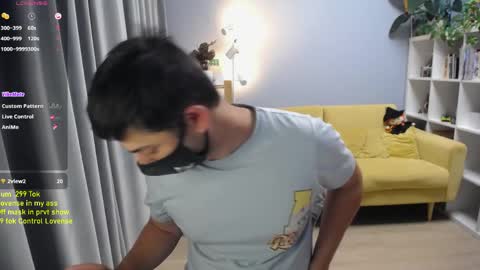 Snapshot of sexxxdickbig chatting on May 29, 7:45 pm Tommy online show from May 29, 7:45 pm
