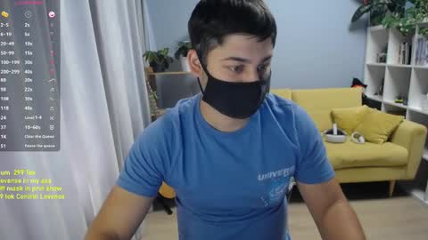 Snapshot of sexxxdickbig chatting on June 2, 7:21 am Tommy online show from June 2, 7:21 am