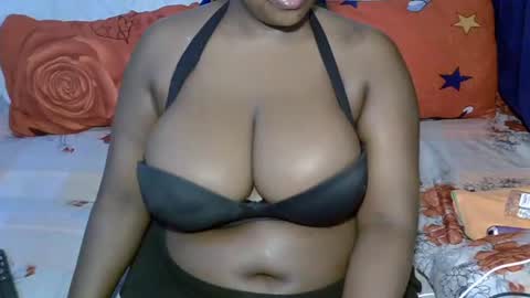 Snapshot of sexxy_brii chatting on October 29, 7:43 am sexxy_brii online show from October 29, 7:43 am
