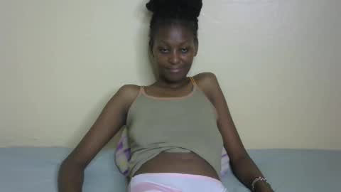 Snapshot of sexxy_bum23 chatting on February 8, 1:43 am sexxy bum online show from February 8, 1:43 am