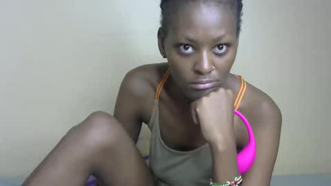 Snapshot of sexxy_bum23 chatting on February 8, 11:22 am sexxy bum online show from February 8, 11:22 am