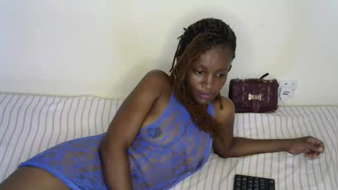 Snapshot of sexxy_nisa chatting on March 6, 8:05 pm sexxy_nisa online show from March 6, 8:05 pm
