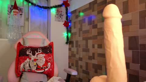  Angie   online show from December 20, 5:18 pm
