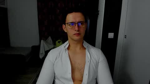 Sexxymuscles4U online show from December 4, 8:34 am