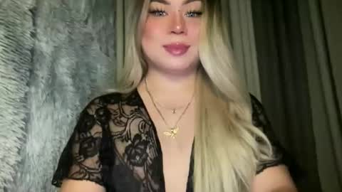 Snapshot of sexy_and_iknewit chatting on April 15, 1:07 pm BREANNA online show from April 15, 1:07 pm