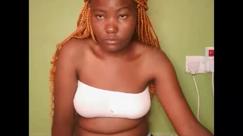 Snapshot of sexy_banice chatting on February 3, 6:22 am sexy_banice online show from February 3, 6:22 am