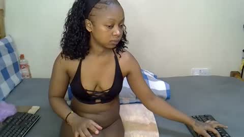 sexy_bluegirl online show from July 8, 9:03 am