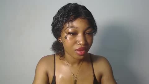 Snapshot of sexy_bluey247 chatting on April 6, 4:46 am sexy_bluey247 online show from April 6, 4:46 am