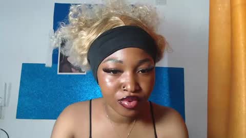 Snapshot of sexy_bluey247 chatting on July 5, 3:30 pm sexy_bluey247 online show from July 5, 3:30 pm