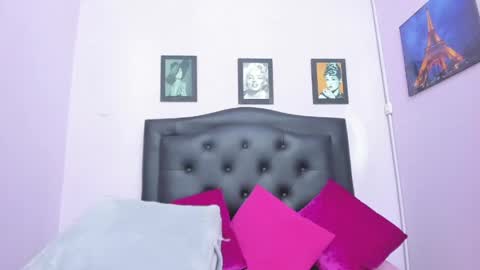 sexy_candy18x online show from May 15, 11:34 pm