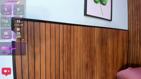 sexy_curlylady online show from April 11, 7:45 am