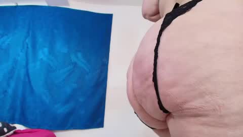 karla           instagram  online show from April 12, 5:51 pm