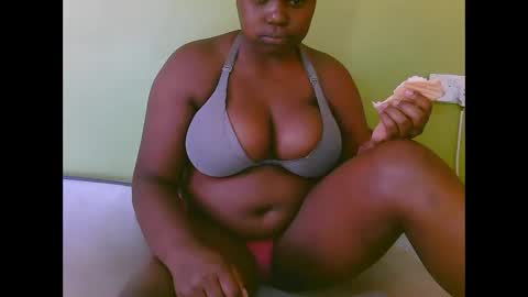 Snapshot of sexy_divana chatting on February 21, 10:39 am sexy_divana online show from February 21, 10:39 am