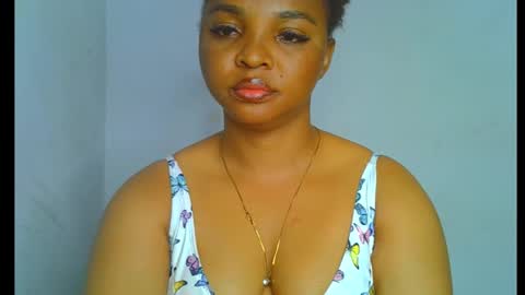 Snapshot of sexy_ebonygirl_ chatting on September 18, 10:34 pm Clara online show from September 18, 10:34 pm