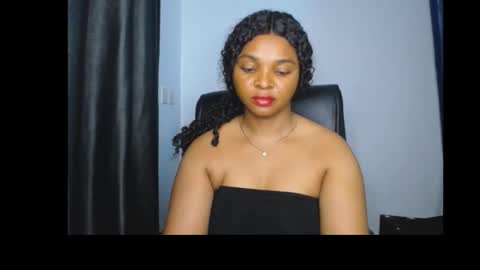 Snapshot of sexy_ebonygirl_ chatting on January 18, 7:39 pm Clara online show from January 18, 7:39 pm
