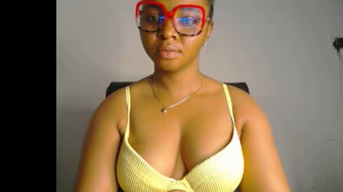 Snapshot of sexy_ebonygirl_ chatting on February 10, 2:48 am Clara online show from February 10, 2:48 am