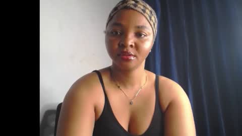 Snapshot of sexy_ebonygirl_ chatting on February 23, 8:17 pm Clara online show from February 23, 8:17 pm
