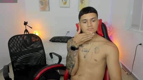 Snapshot of sexy_girl__777 chatting on April 22, 10:22 pm sexy_girl__777 online show from April 22, 10:22 pm