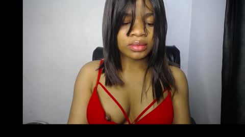 Snapshot of sexy_goddess_pet chatting on April 2, 2:37 pm Ella online show from April 2, 2:37 pm