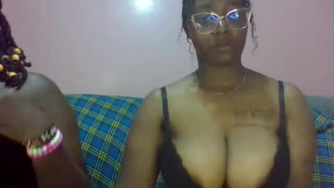 Snapshot of sexy_helle chatting on September 27, 10:59 pm sexy_helle online show from September 27, 10:59 pm