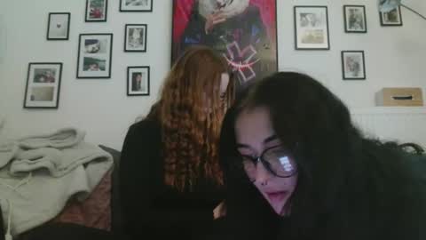 Snapshot of sexy_hexy69 chatting on October 22, 2:17 pm sexy_hexy69 online show from October 22, 2:17 pm